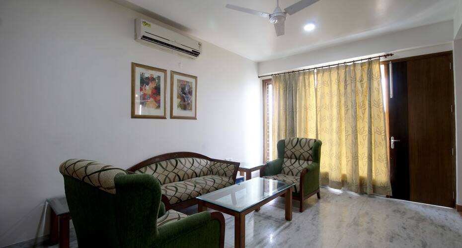 TG Stays Opposite Classic Ice Cream Parlour, New Delhi 5